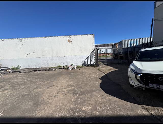 850M² WAREHOUSE TO LET IN SPRINGFIELD